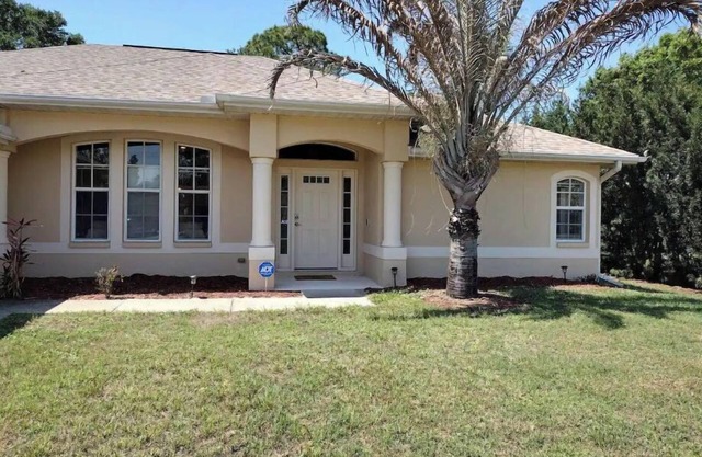 Cozy 3-Bedroom Home in North Port