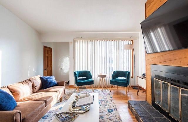 Cozy 3-bedroom house centrally located in charming Oak Park. Book now