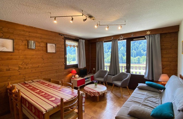 Cozy 35m² Apartment in Village Center with Multi Pass Access!
