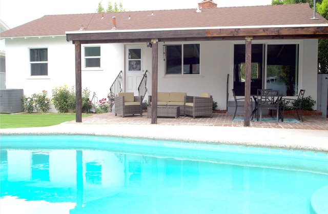 Cozy 3BR Home W/Pool, Yard, Garage, & 80" TV!