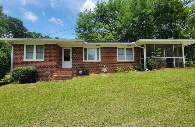 Cozy 3BR Lawrenceville Haven close to everything