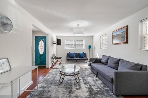 Cozy 3BR Retreat with Parking and Private Yard