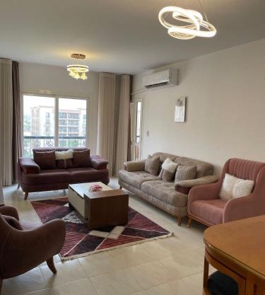 Cozy 3BR Stay in Rehab City