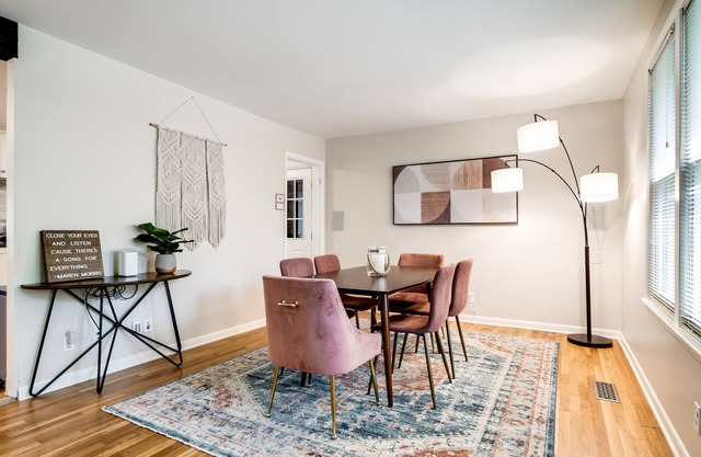 Cozy 3BR w/Backyard Oasis, ~12 min to Broadway!
