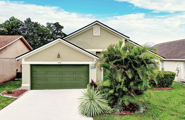 Cozy 3BR Wheelchair Accessible Home with Private Pool Off US 192 Near Disney