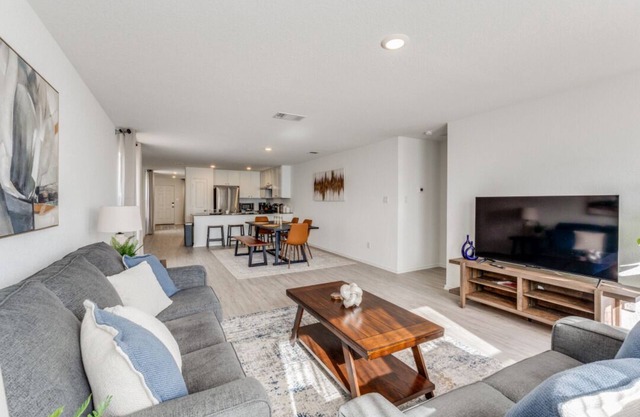 Cozy 4-Bedroom Home - Perfect for Extended Stays!