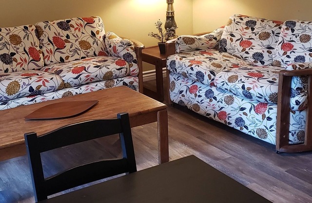 Cozy 600 ft guest house with amazing view up the hill in Hacienda Heights area.
