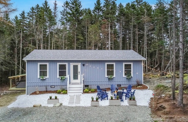 Cozy Acadia Hideaway with Hot Tub