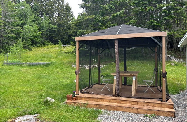 Cozy and artistic barn studio near the oceanside village of St. Martins