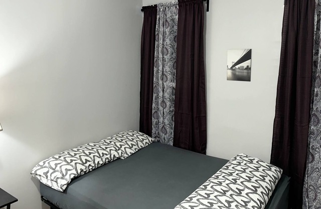 Cozy and Central Room in Brooklyn