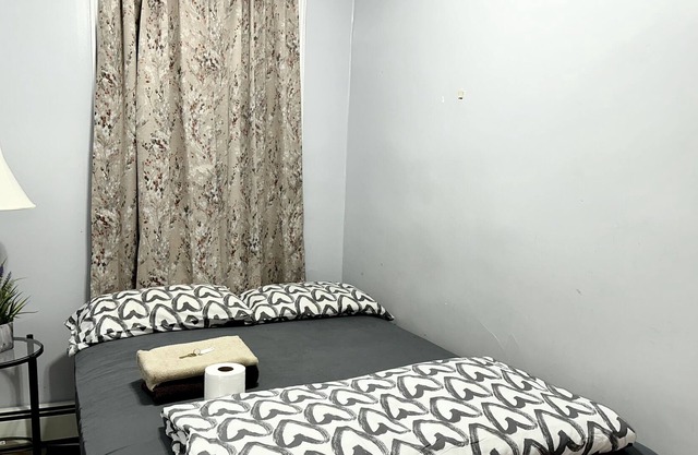 Cozy and Central Room