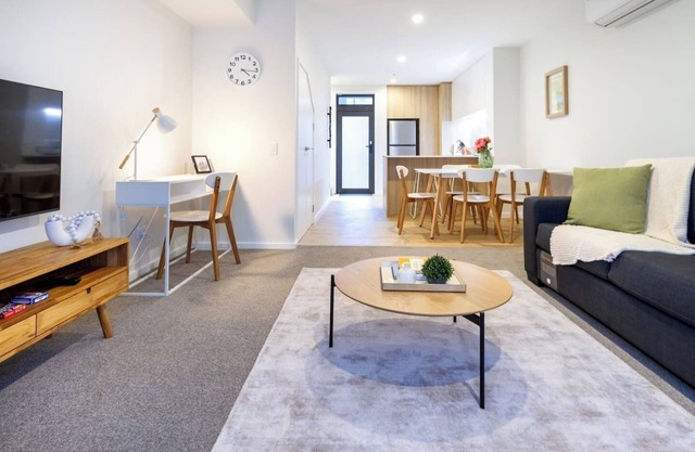 Cozy and Chic in Central Christchurch
