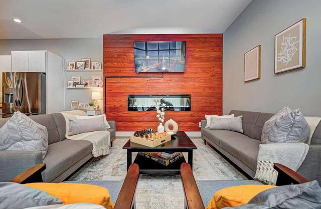 Cozy and Modern 4BR Near Downtown Indy