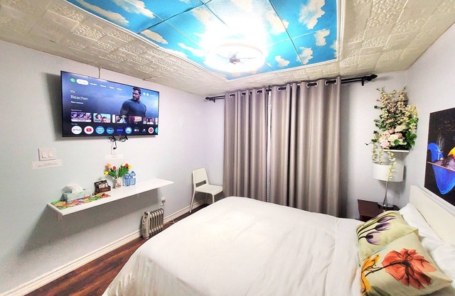 Cozy and Quielt Bedroom with Private Bathroom