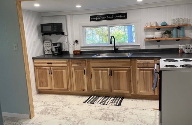 Cozy and secluded, recently remodeled 2 bedroom cottage near Muskingum river