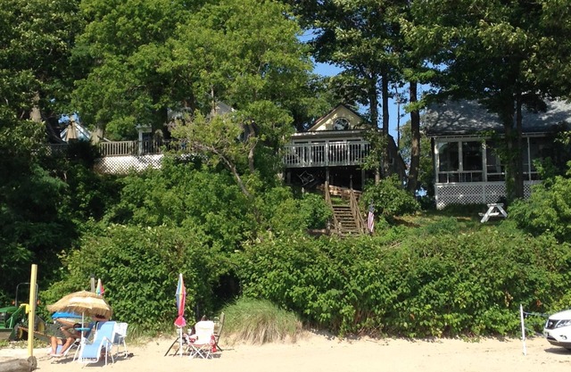 Cozy Angola Apartment Steps To The Beach