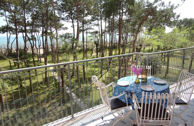 Cozy apartment with seaview for 5