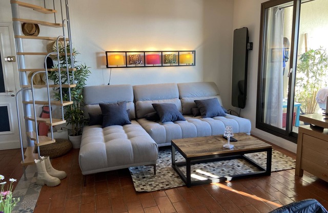 Cozy apartment in secure domain