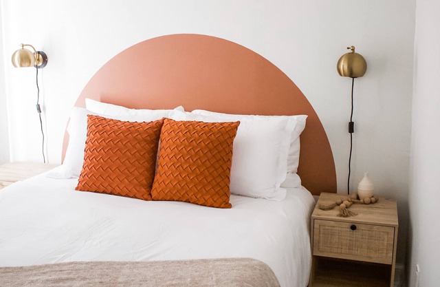 Cozy apartment above coffee shop! FREE parking