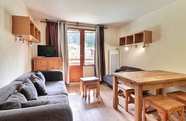 Cozy Apartment for 4 in La Tania - Ski-in/Ski-out - Near Center & Lifts