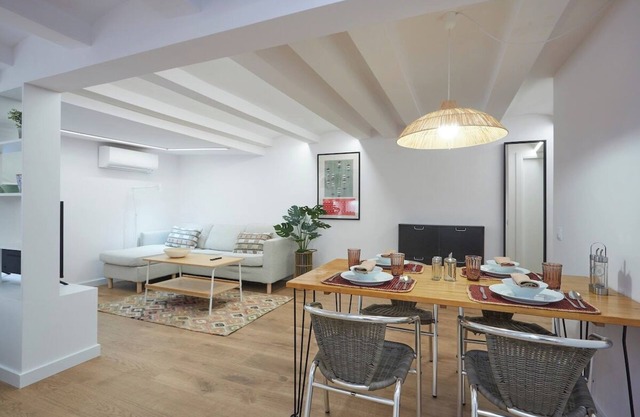 Cozy apartment in the Eixample neighborhood
