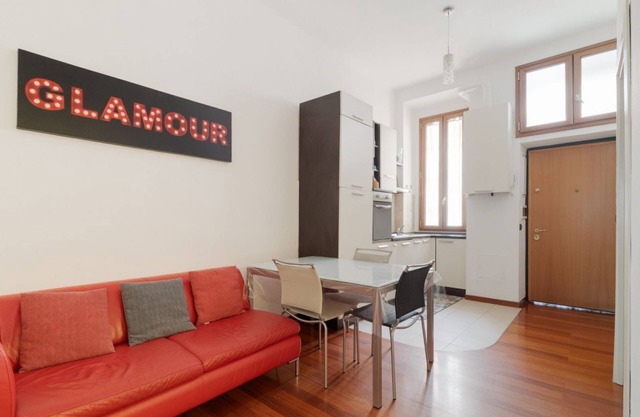 Cozy apartment of approximately 50 square meters, accommodating up to 3 people, located on the first floor of a building with an elevator (NOT accessible to disabled guests).The property is located in a residential neighborhood with plenty of amenities.