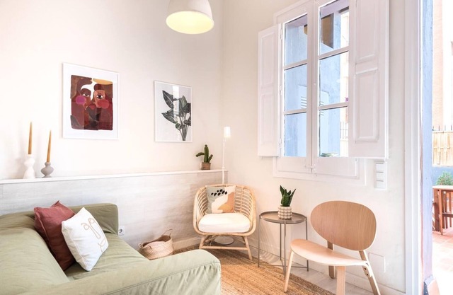 Cozy Apt. w/sunny terrace in the heart of Gracia