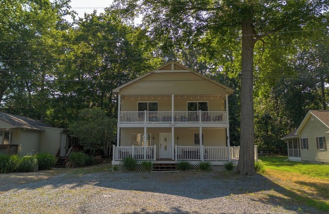 Cozy Autumn Bayfront Retreat 5BR 4Bth, Slps 12
