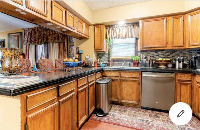 Cozy basement apartment in beautiful home