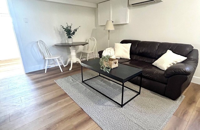 Cozy basement suite in a great central location!