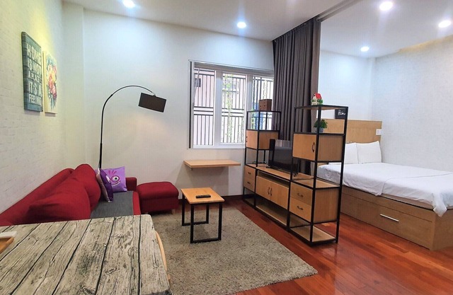 Cozy Bathtub Serviced Studio, 5' Walk to District 1, Near the Zoo