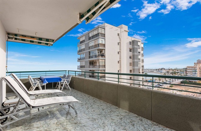 Cozy beachfront apartment in Fuengirola by Costarentals - Ref 25