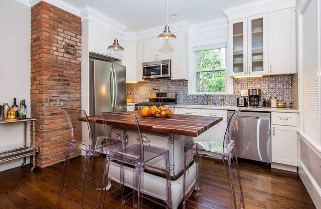 Cozy Boston Escape | Near T
