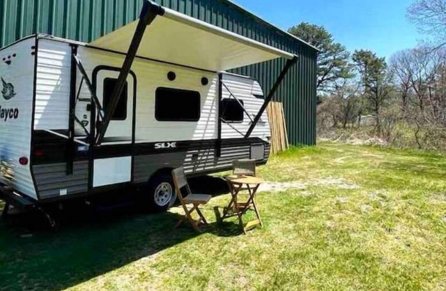 Cozy brand new RV with beautiful views