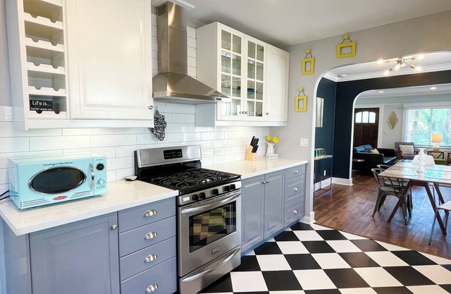 Cozy Bungalow 2 Bedroom 2 Bath in North Park