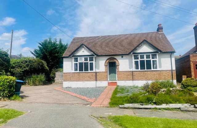 Cozy bungalow in great location