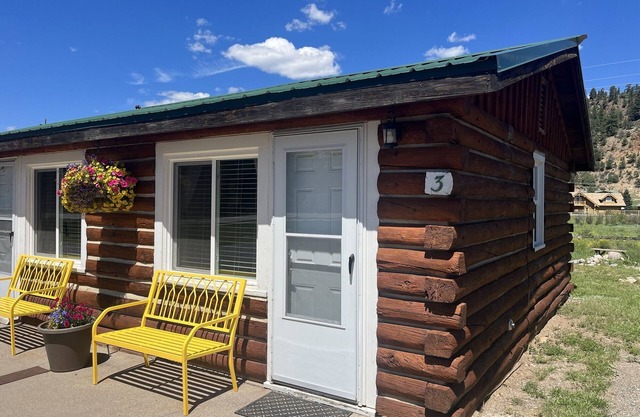 Cozy cabin #3 in mountains near Rio Grande River