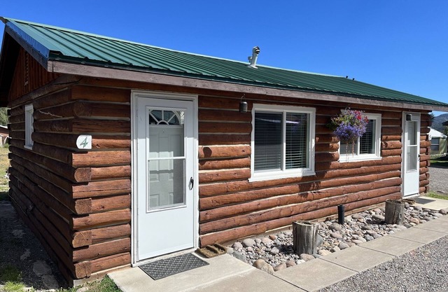 Cozy cabin #4 in mountains near Rio Grande River