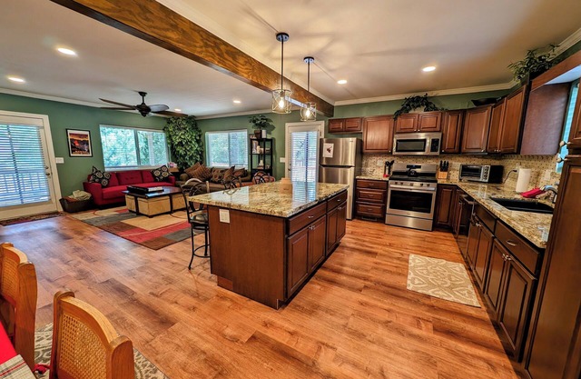 Cozy Cabin in the Woods perfect for families!
