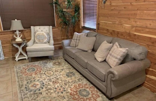 Cozy Cabin on Lake Hamilton with Boat Slip