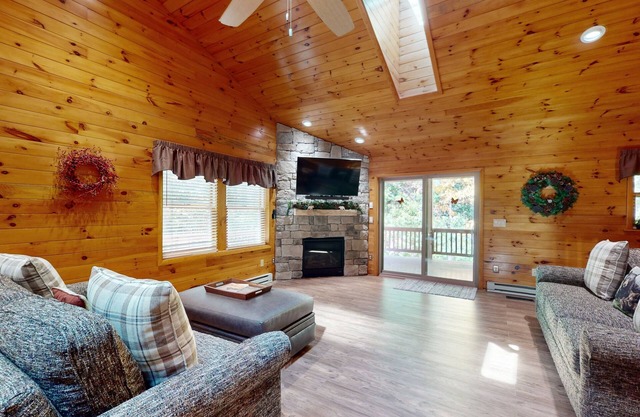 Cozy Cabin-Style Home with Private Hot Tub, Game Room, & Large Deck - Close to Wisp