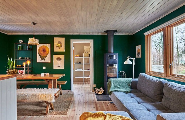 Cozy cabin w/ fireplace 3 mins from Söderåsen Park