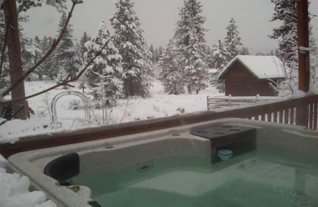 Cozy Cabin with all amenities.