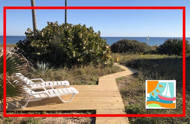 Cozy Casas de la Playa Bajos - Downstairs - with great view of the ocean!