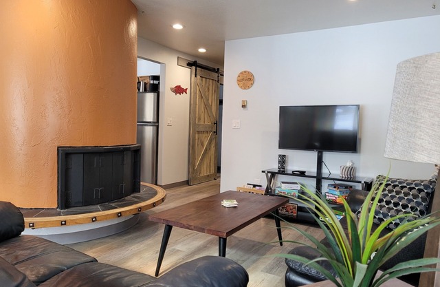 Cozy centrally located two-bedroom home. Pet friendly!