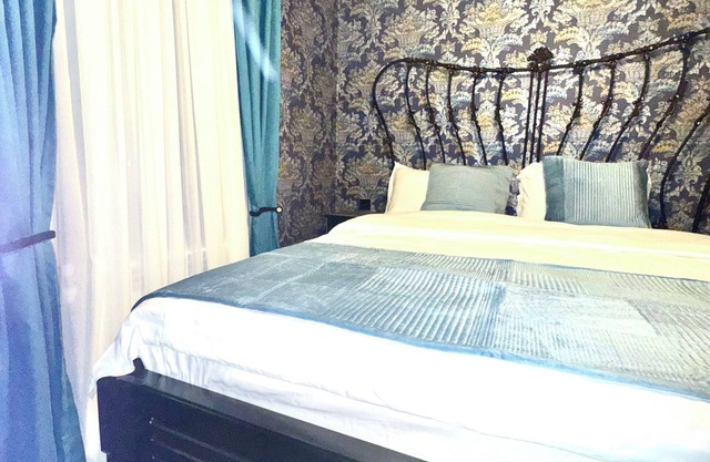 Cozy Chic Studio Dream Bed Central Tbilisi