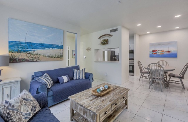 Cozy Clearwater Getaway Steps to Year-Round Heated Pool