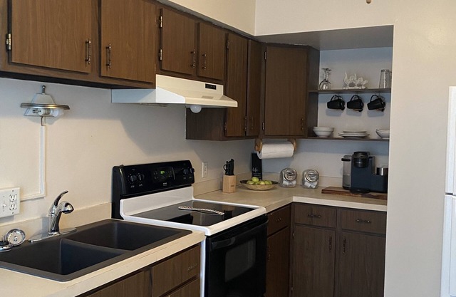 Cozy . Close to Casino & Golf Courses