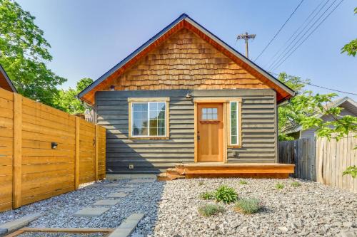 Cozy Coeur dAlene Studio, Walk to Downtown and Lake