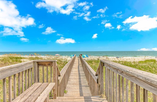 Cozy Condo, Beach Access, Dock, Pool, Sunsets